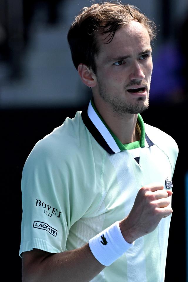 稳居中游 稳居中游