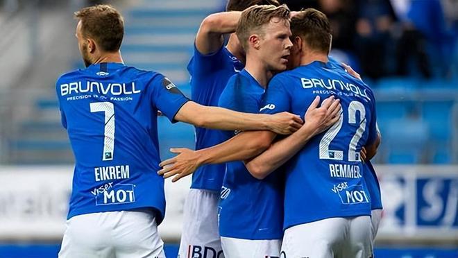 看在眼里 看在眼里