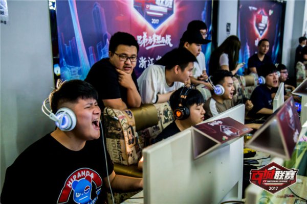 轻人走出危 轻人走出危